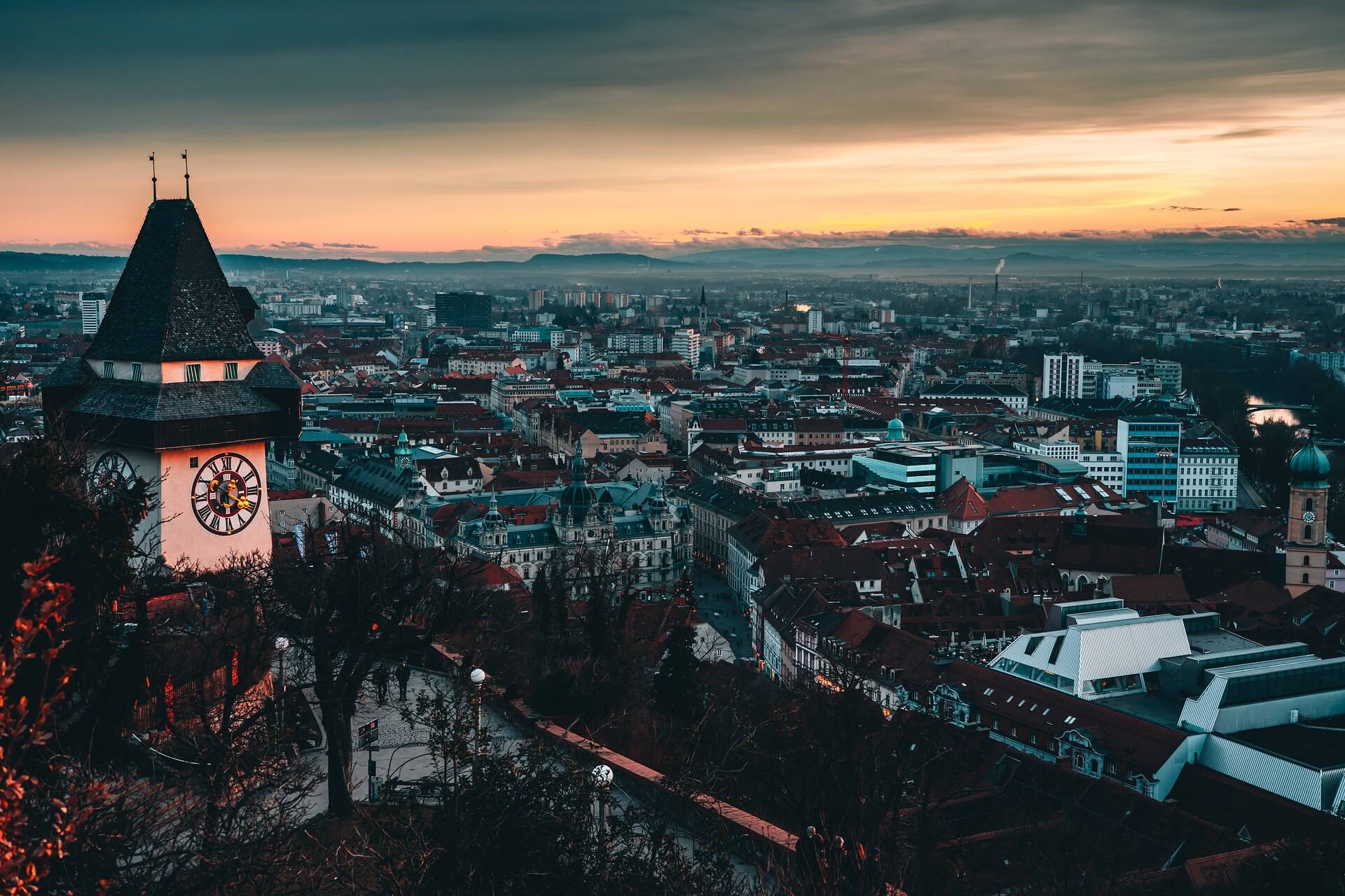 uhrturm g7e1647155 1920